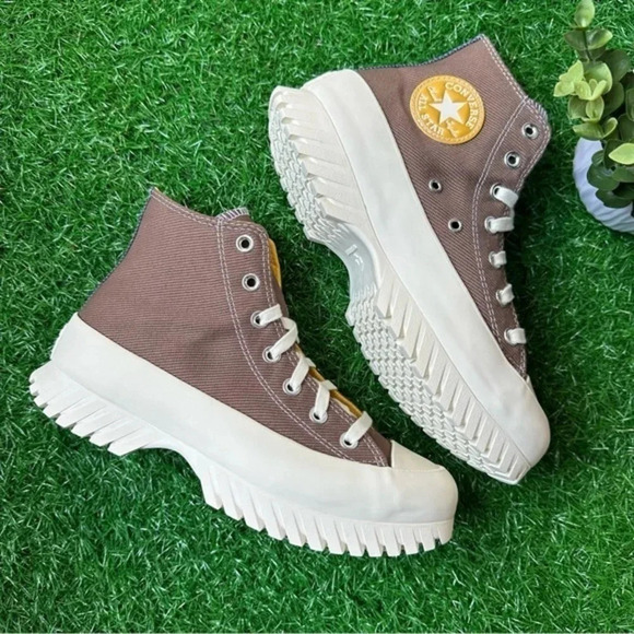 Converse All Star Chuck Taylor Ctas Lugged 2.0 Hi Squirrel Friend - Picture 2 of 9